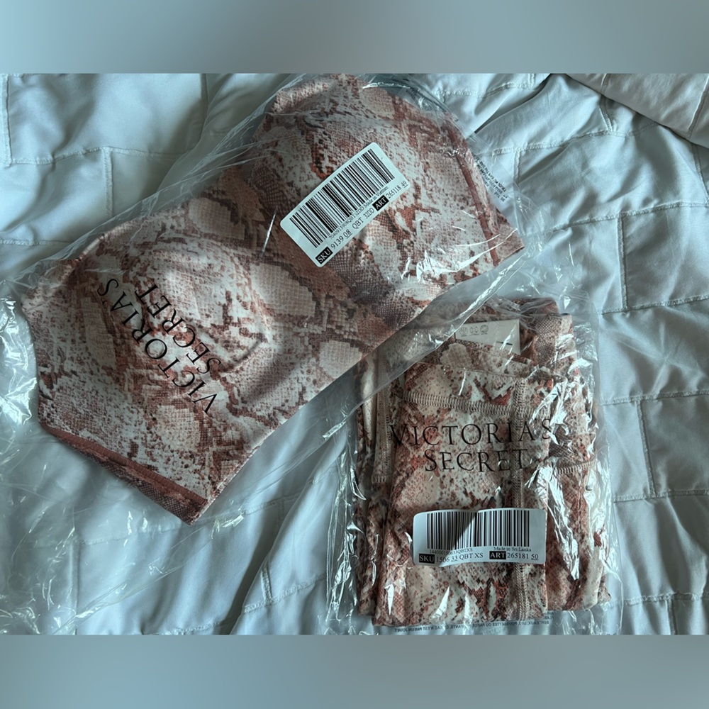 Victoria secret legging/ sports bra set